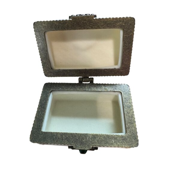 Vntg Dept 56 2000 Porcelain Angel Baby Sitting On Trinket Box With Metal Accents - Picture 4 of 9